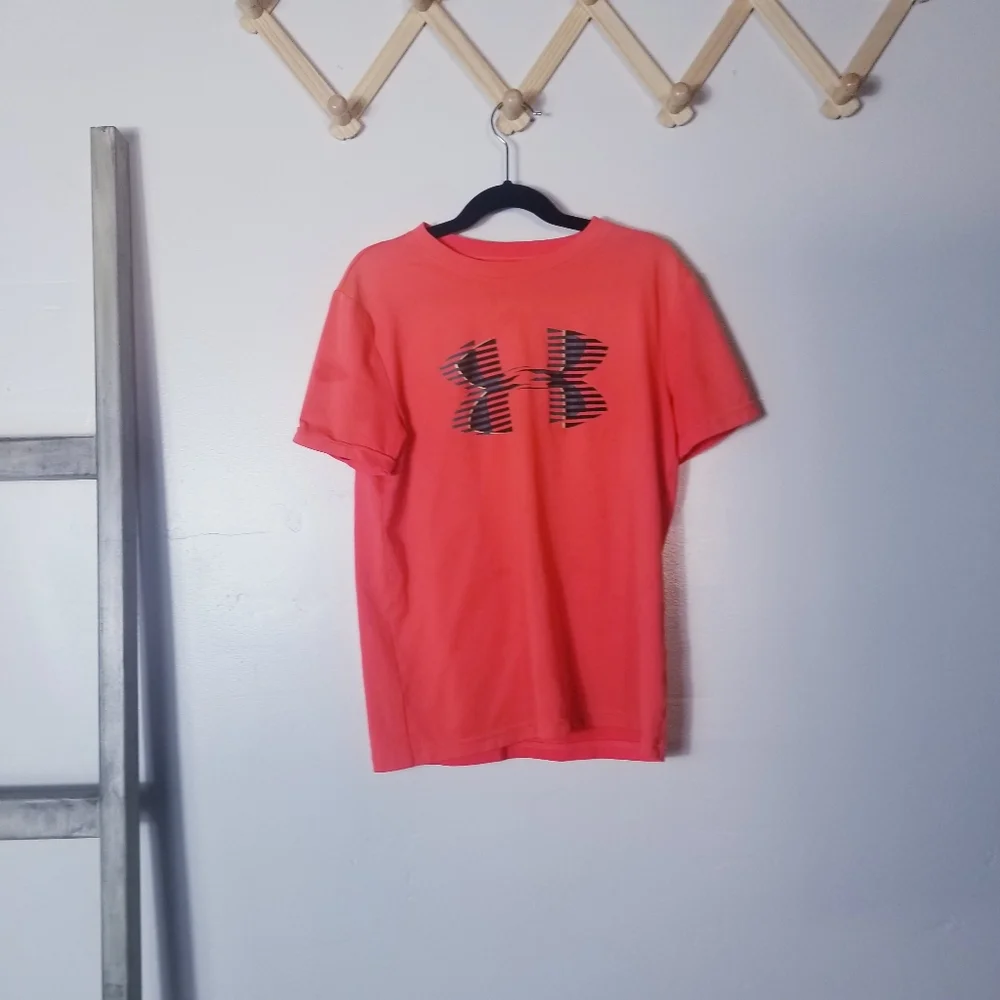 UNDER ARMOUR YOUTH MEDIUM LOOSE HEAT GEAR ORANGE SHIRT